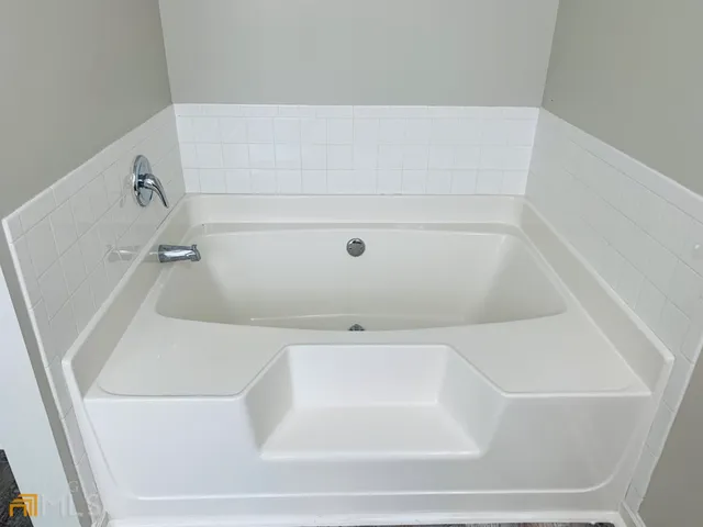 $1,895 | 221 Southwind Lane, Newnan, GA 30265