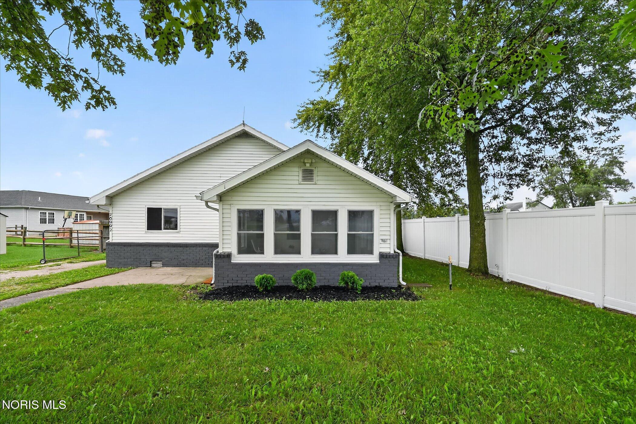 28992 Tracy Road Walbridge, OH 43465 - Photo 3 of 50 Gallery Image 3