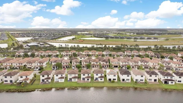 $2,000 | 5377 Cameron Drive, Unit 5377, Ave Maria, FL 34142