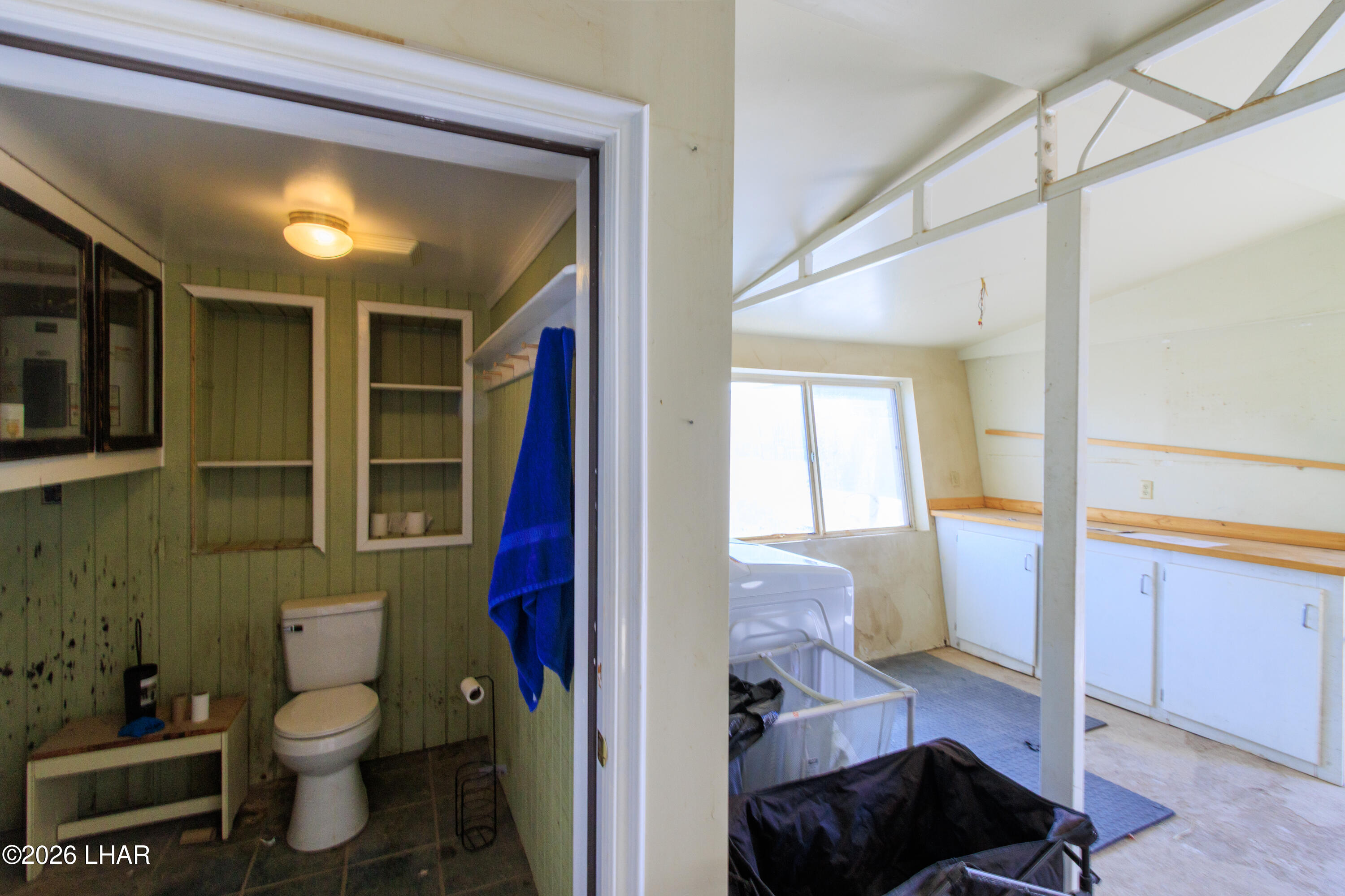 7870 Riverside Drive Parker, AZ 85344 - Photo 76 of 88 a bathroom with a toilet and a shower