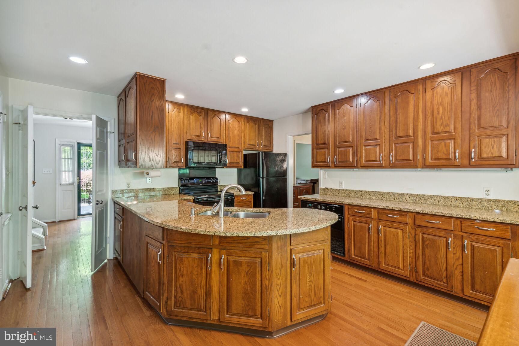 8133 Viola Street Springfield, VA 22152 - Photo 7 of 23 8133 VIOLA STREET, SPRINGFIELD, VA 22152
