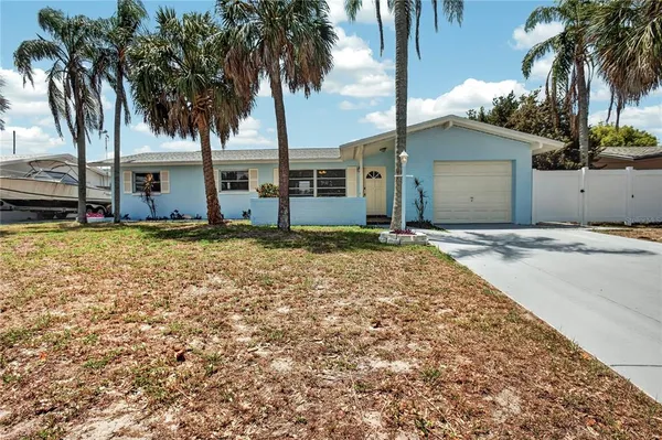 $469,000 | 13746 Martinique Drive, Seminole, FL 33776