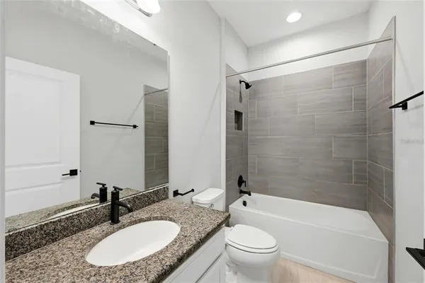 $2,600 | 575 Avila Place, Howey-in-the-Hills, FL 34737