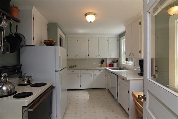 20 Bellevue Road Stoneham, MA 02180 - Photo 9 of 26 Gallery Image 9