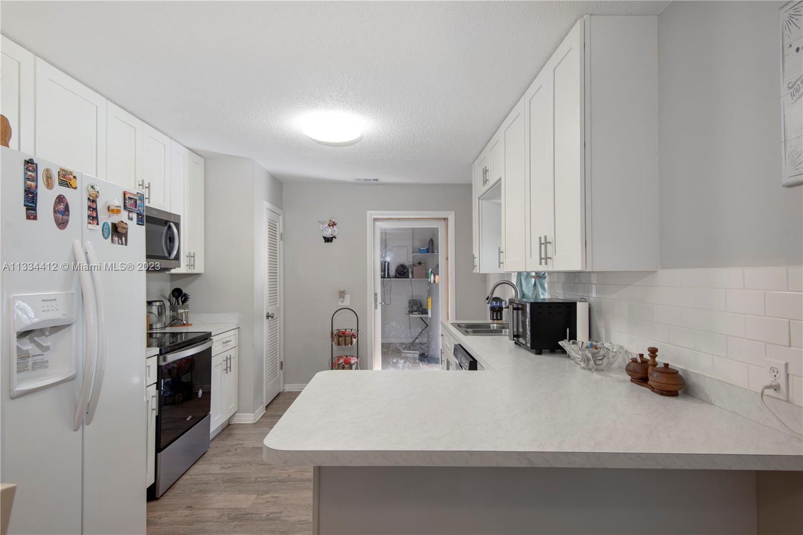 2954 North County Road Lake Panasoffkee, FL 33538 - Photo 12 of 30