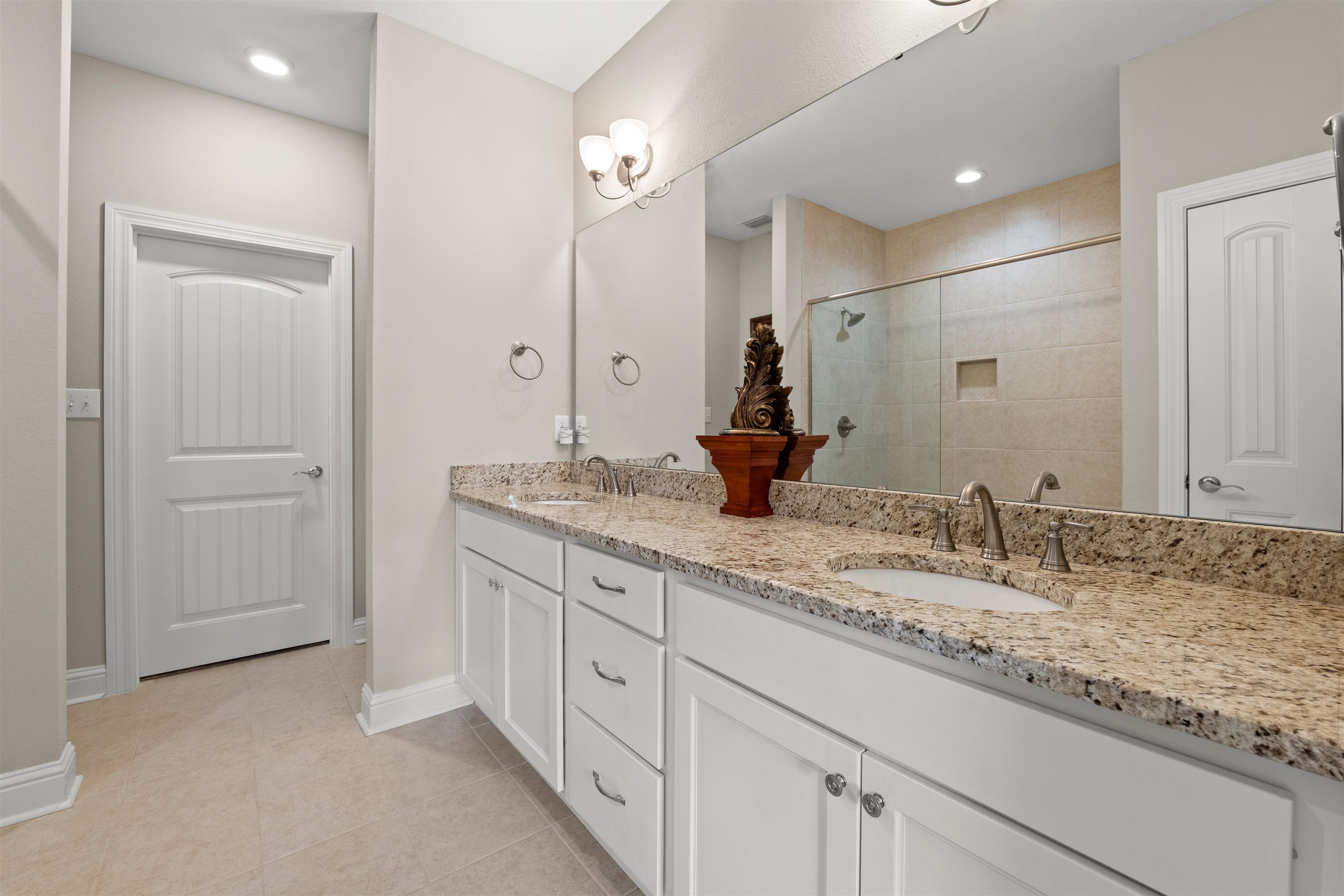 301 Holmes Avenue, Unit 301 Foley, AL 36535 - Photo 24 of 54 Bathroom