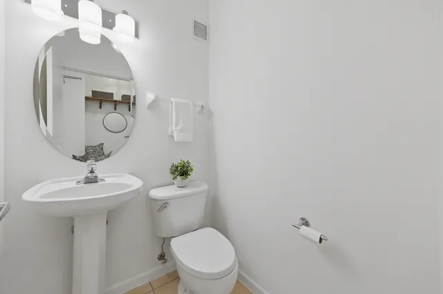 $349,000 | 600 North Dearborn Street, Unit 809, Chicago, IL 60654