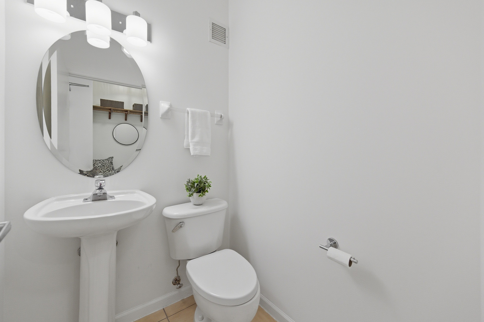 600 North Dearborn Street, Unit 809 Chicago, IL 60654 - Photo 11 of 19