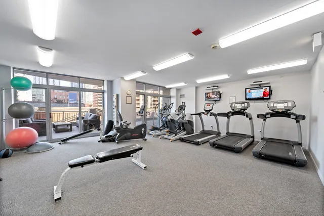 $349,000 | 600 North Dearborn Street, Unit 809, Chicago, IL 60654