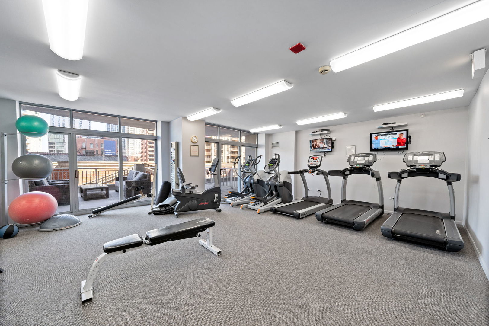 600 North Dearborn Street, Unit 809 Chicago, IL 60654 - Photo 16 of 19