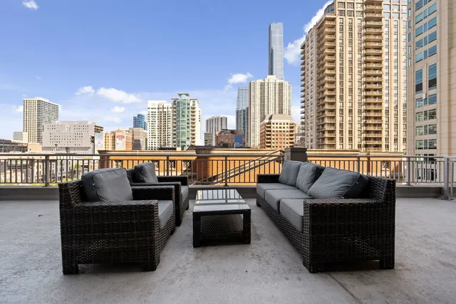 $349,000 | 600 North Dearborn Street, Unit 809, Chicago, IL 60654