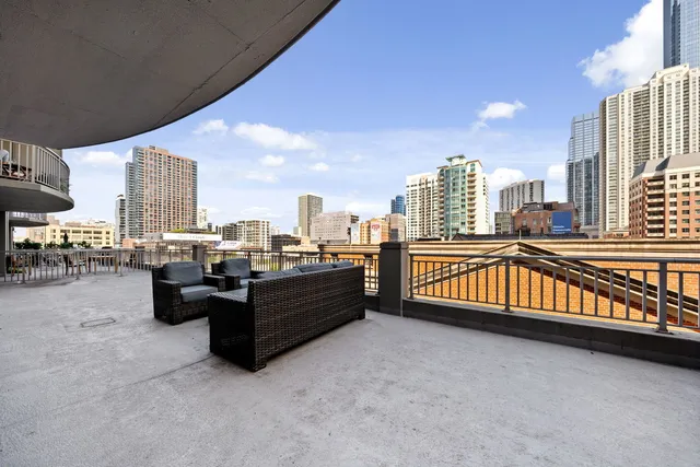 $349,000 | 600 North Dearborn Street, Unit 809, Chicago, IL 60654