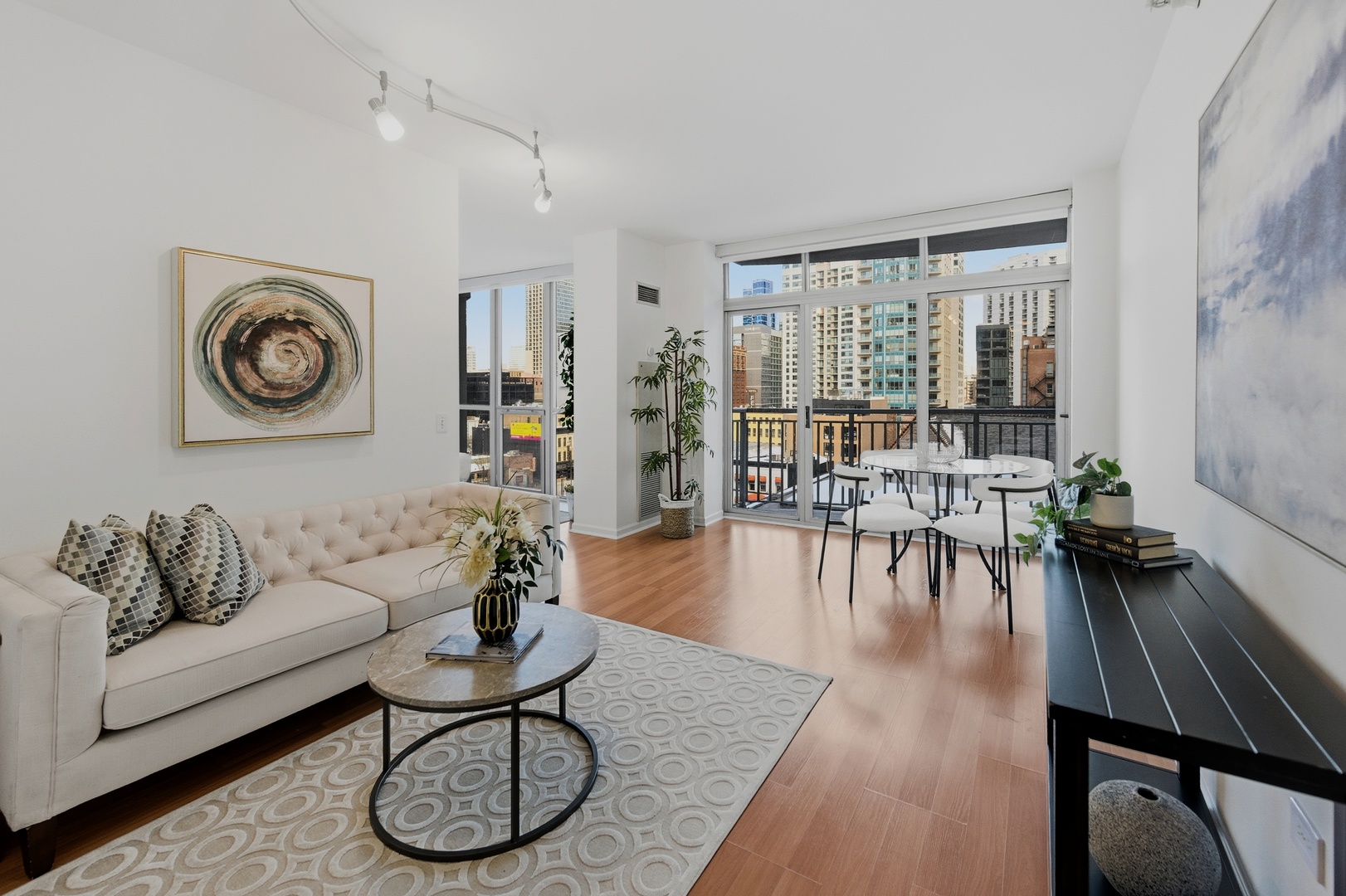 600 North Dearborn Street, Unit 809 Chicago, IL 60654 - Photo 3 of 19