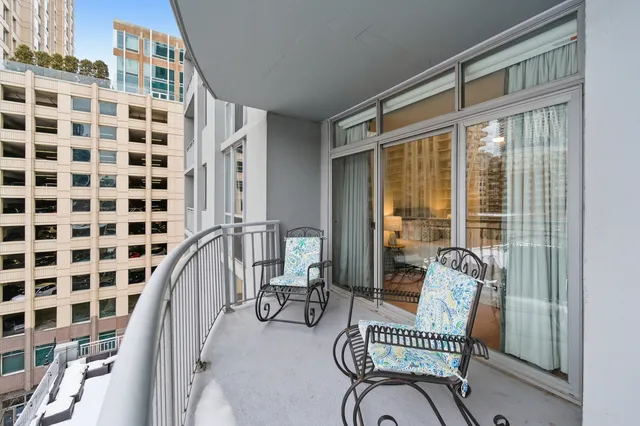 $349,000 | 600 North Dearborn Street, Unit 809, Chicago, IL 60654