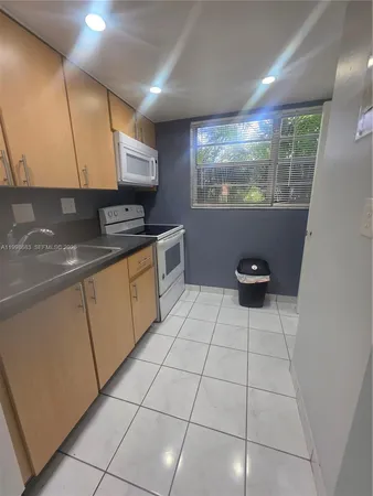 $2,045 | 8101 Southwest 73rd Avenue, Unit 1, Miami, FL 33143