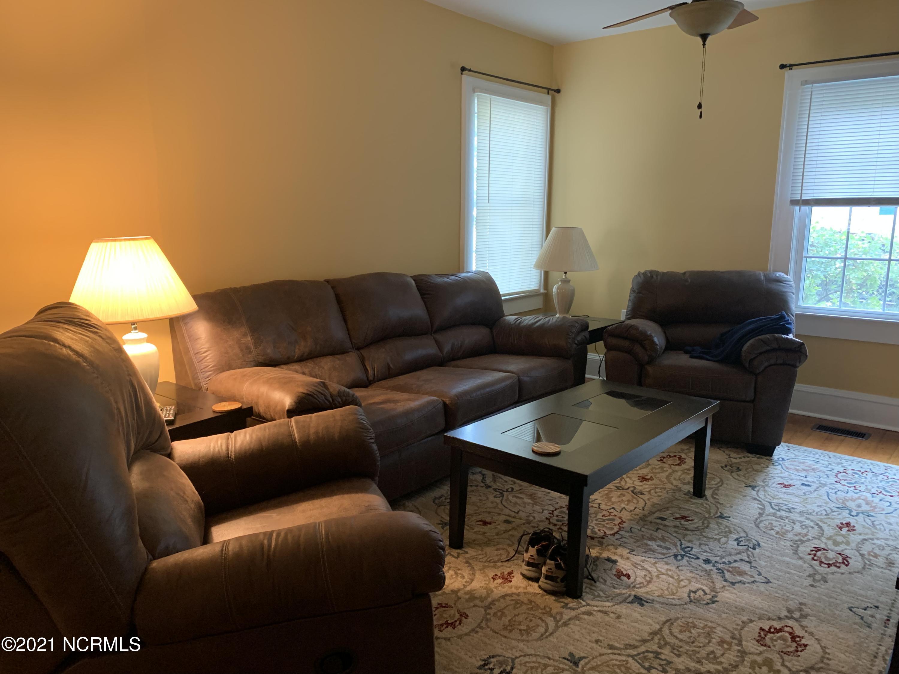 1017 Nicholson Street Washington, NC 27889 - Photo 12 of 27 TV room between bedrooms
