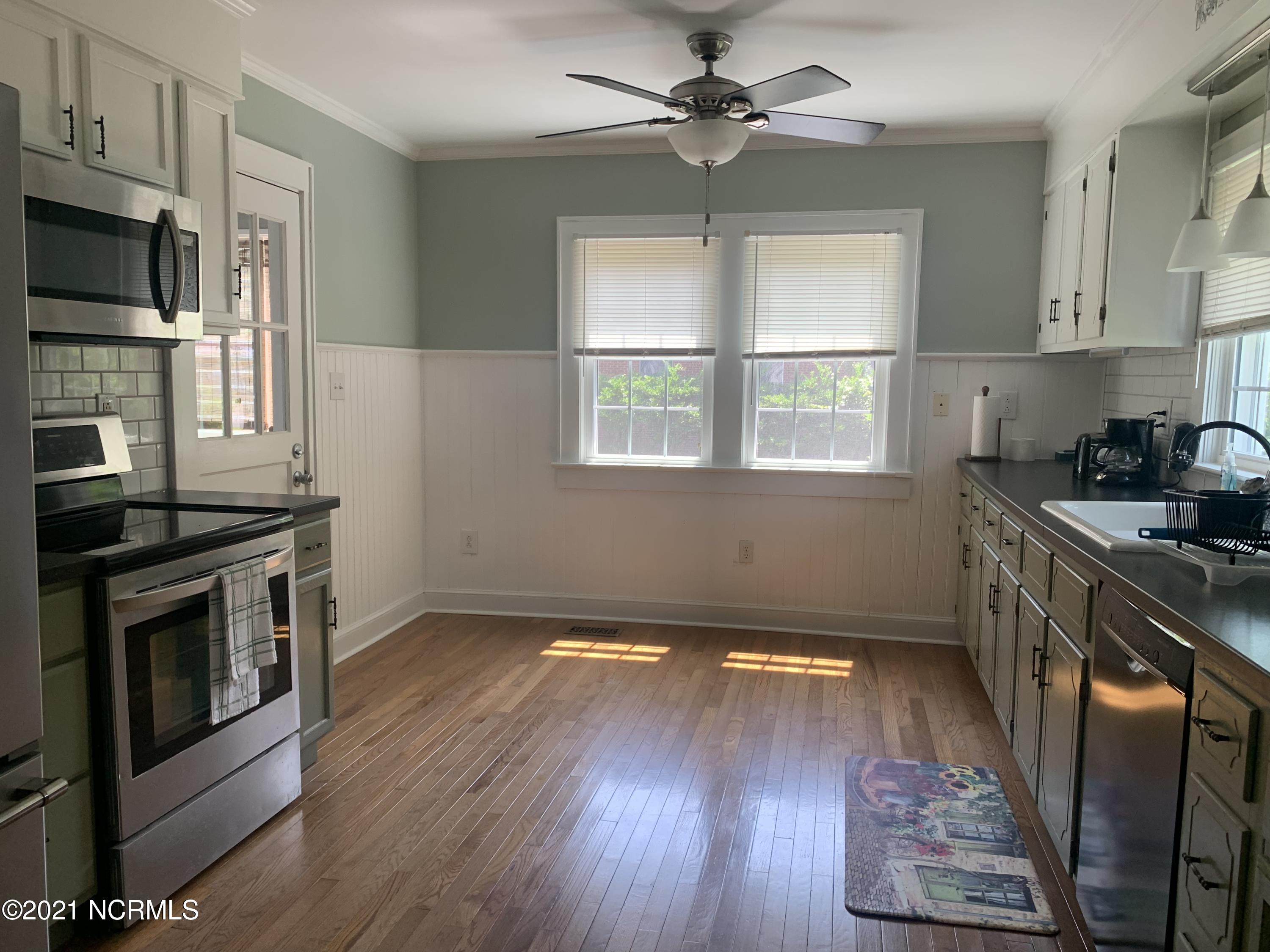 1017 Nicholson Street Washington, NC 27889 - Photo 6 of 27 4D8FB5D6-8B21-4A09-9CA0-A83F3B4A610F