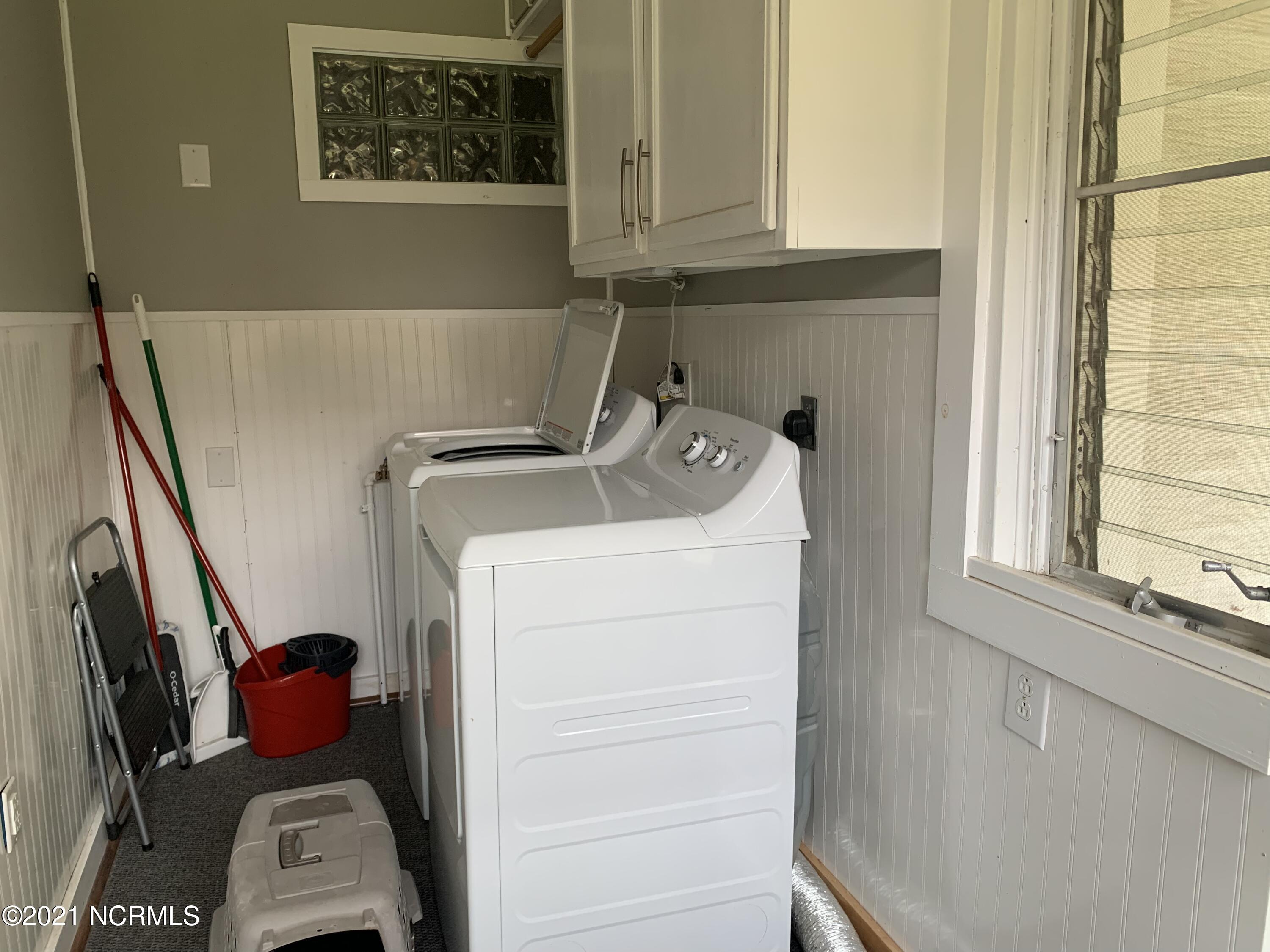 1017 Nicholson Street Washington, NC 27889 - Photo 9 of 27 Laundry room off kitchen