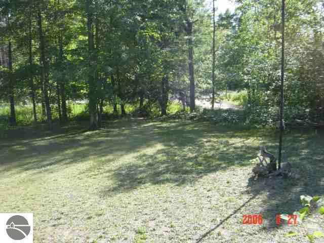 10510 Riley Road Interlochen, MI 49643 - Photo 5 of 7 1696810-4.JPG