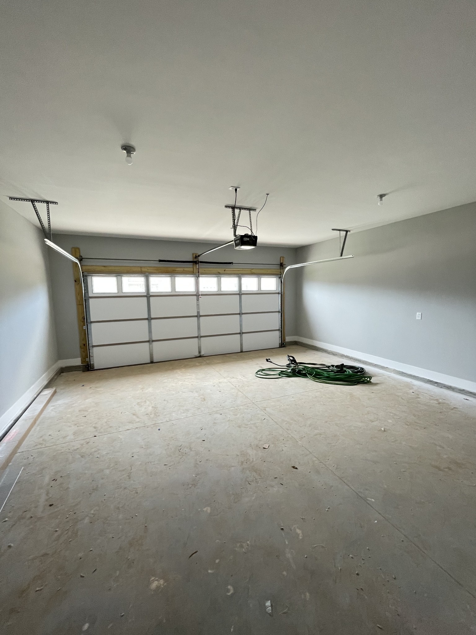 2435 Fig Drive Murfreesboro, TN 37127 - Photo 20 of 35 a view of a garage