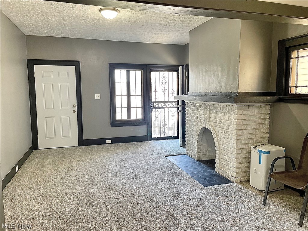 1756 Noble Road Cleveland, OH 44112 - Photo 3 of 28