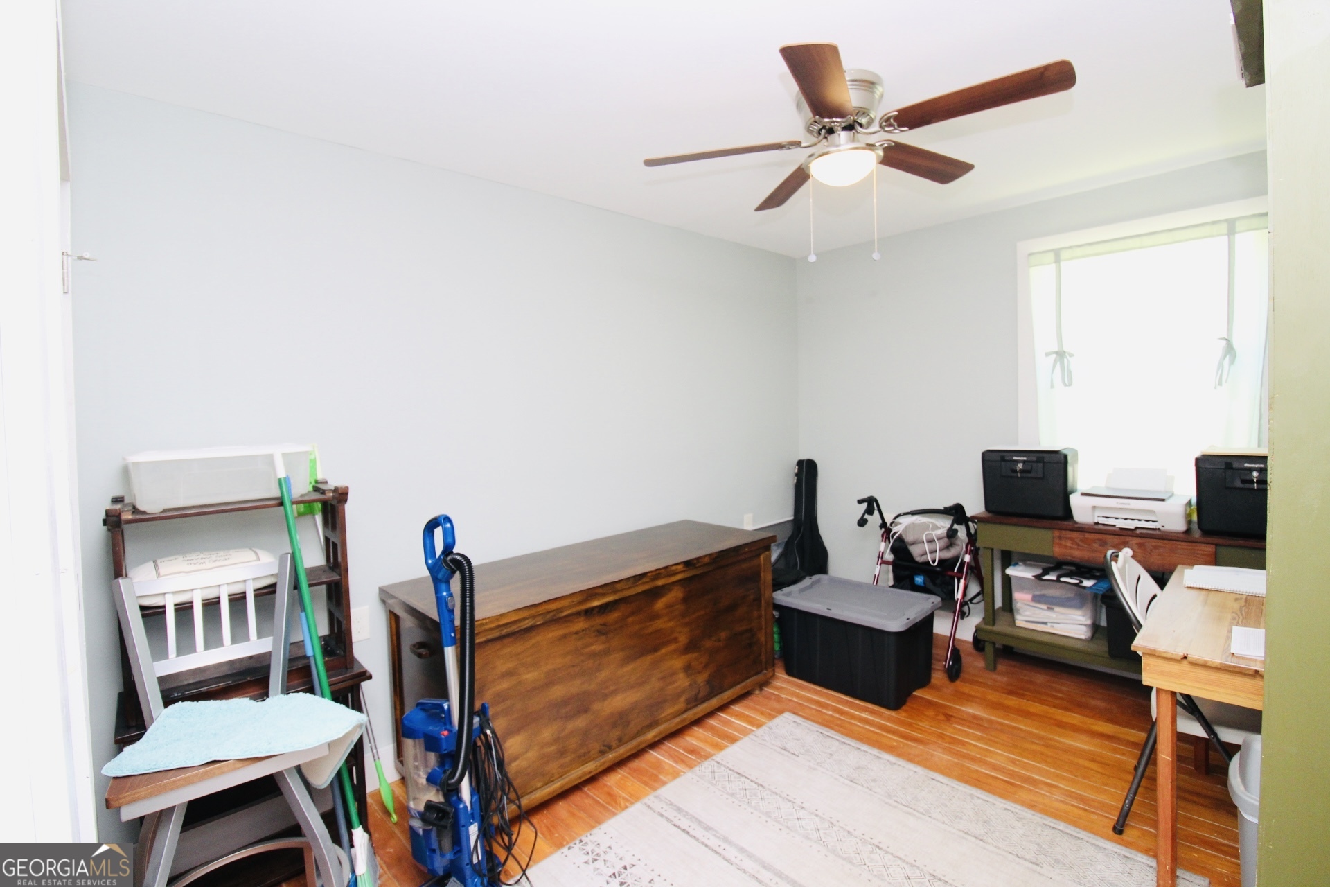 218 6th Avenue Rochelle, GA 31079 - Photo 14 of 22 a living room with furniture