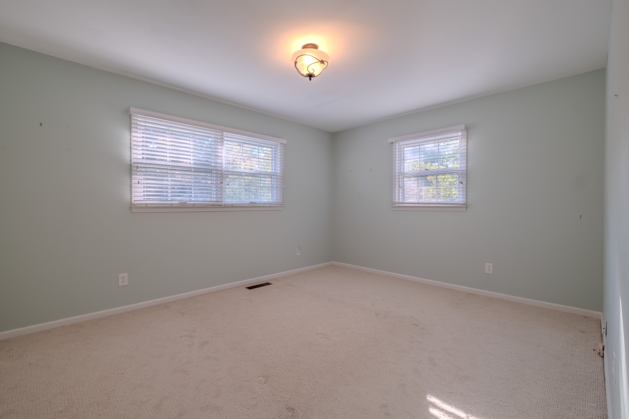401 12 Oaks Road Tullahoma, TN 37388 - Photo 19 of 43 Gallery Image 19