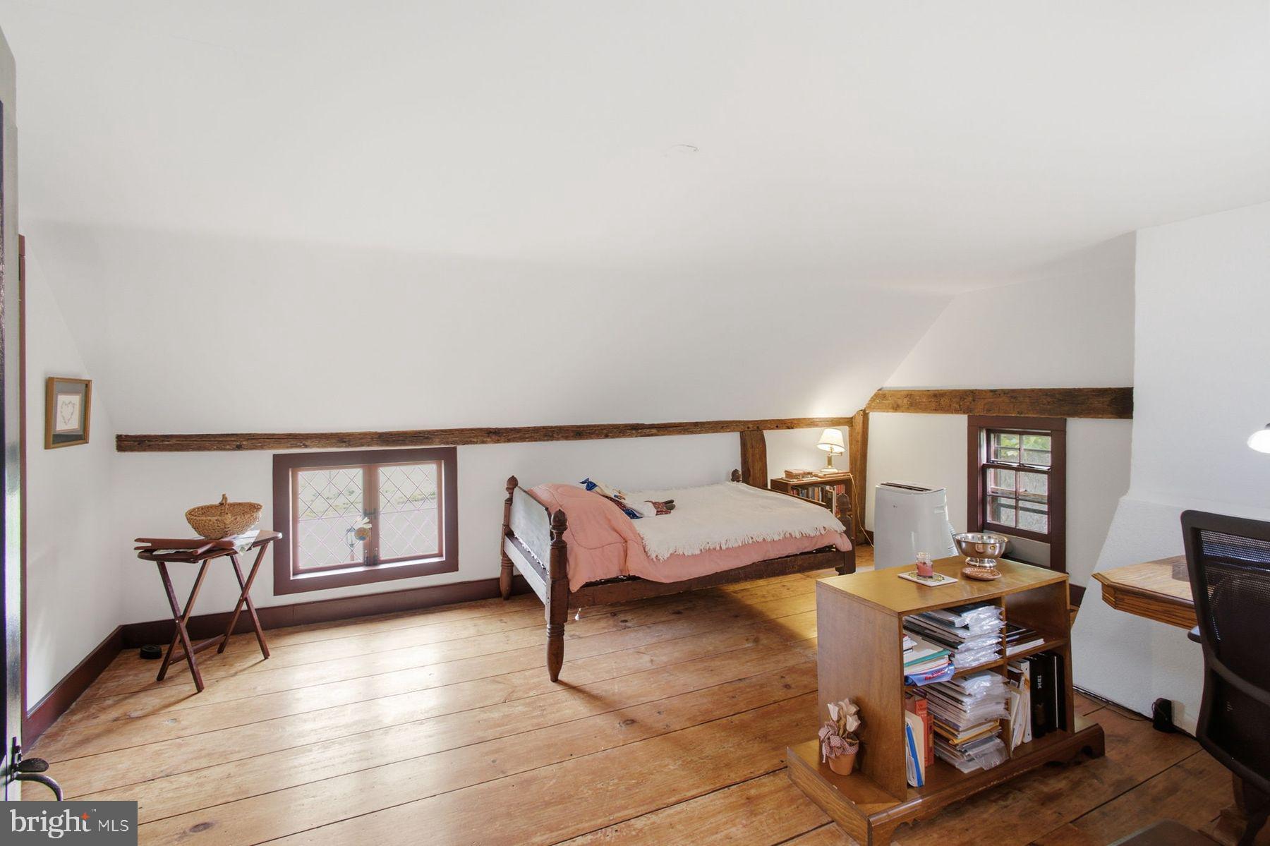 255 Old Mill Road Greenwich, NJ 08323 - Photo 26 of 35 a living room with furniture and a window