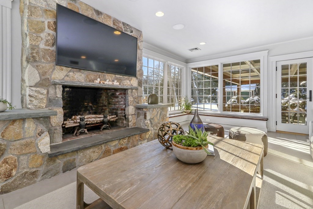 44 Myopia Road Winchester, MA 01890 - Photo 12 of 42