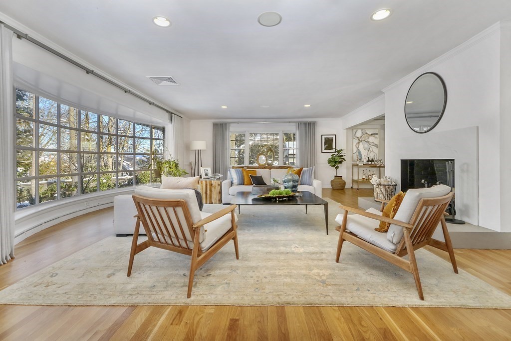 44 Myopia Road Winchester, MA 01890 - Photo 7 of 42