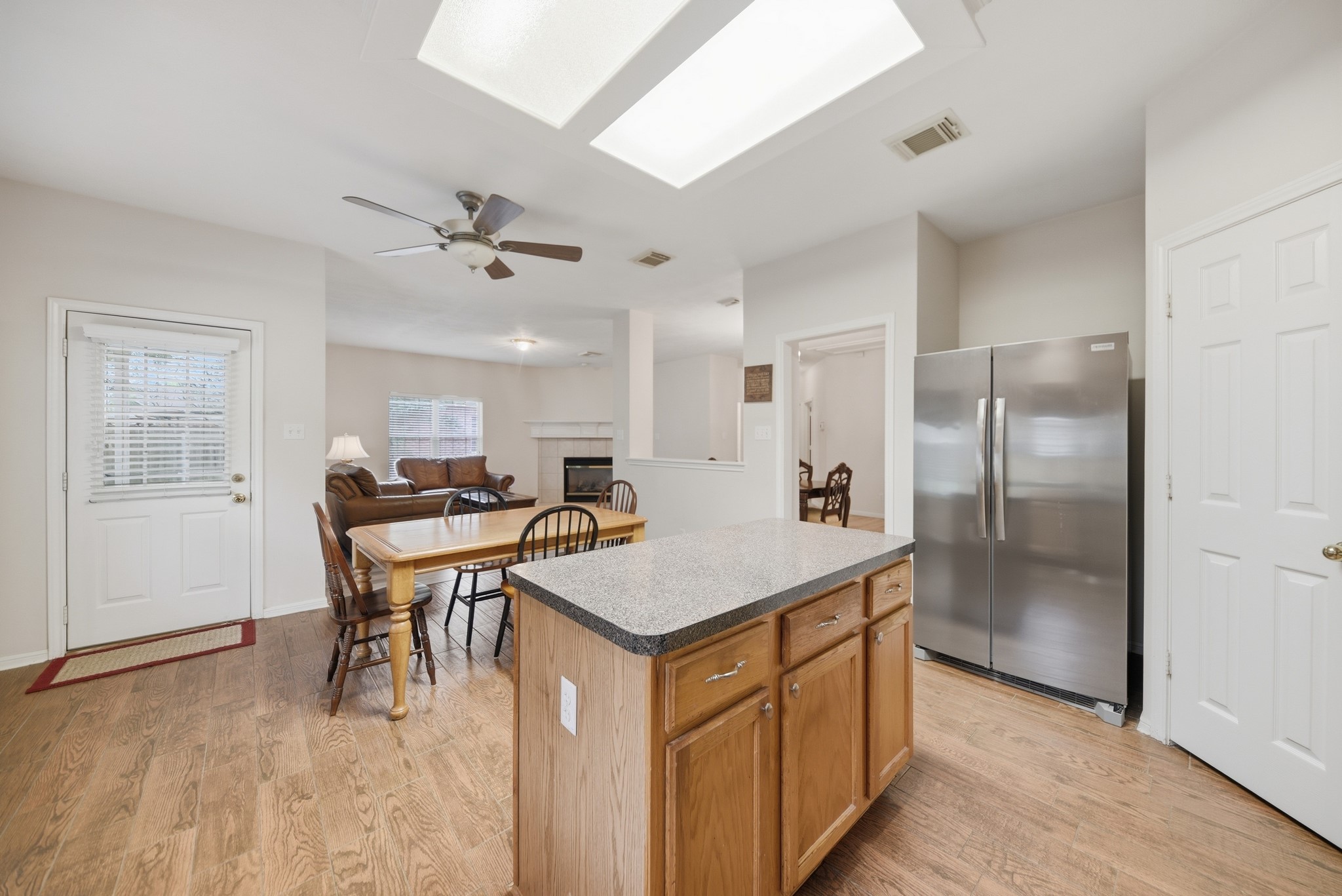 1409 Ward Bend Road Sealy, TX 77474 - Photo 11 of 39 Gallery Image 11