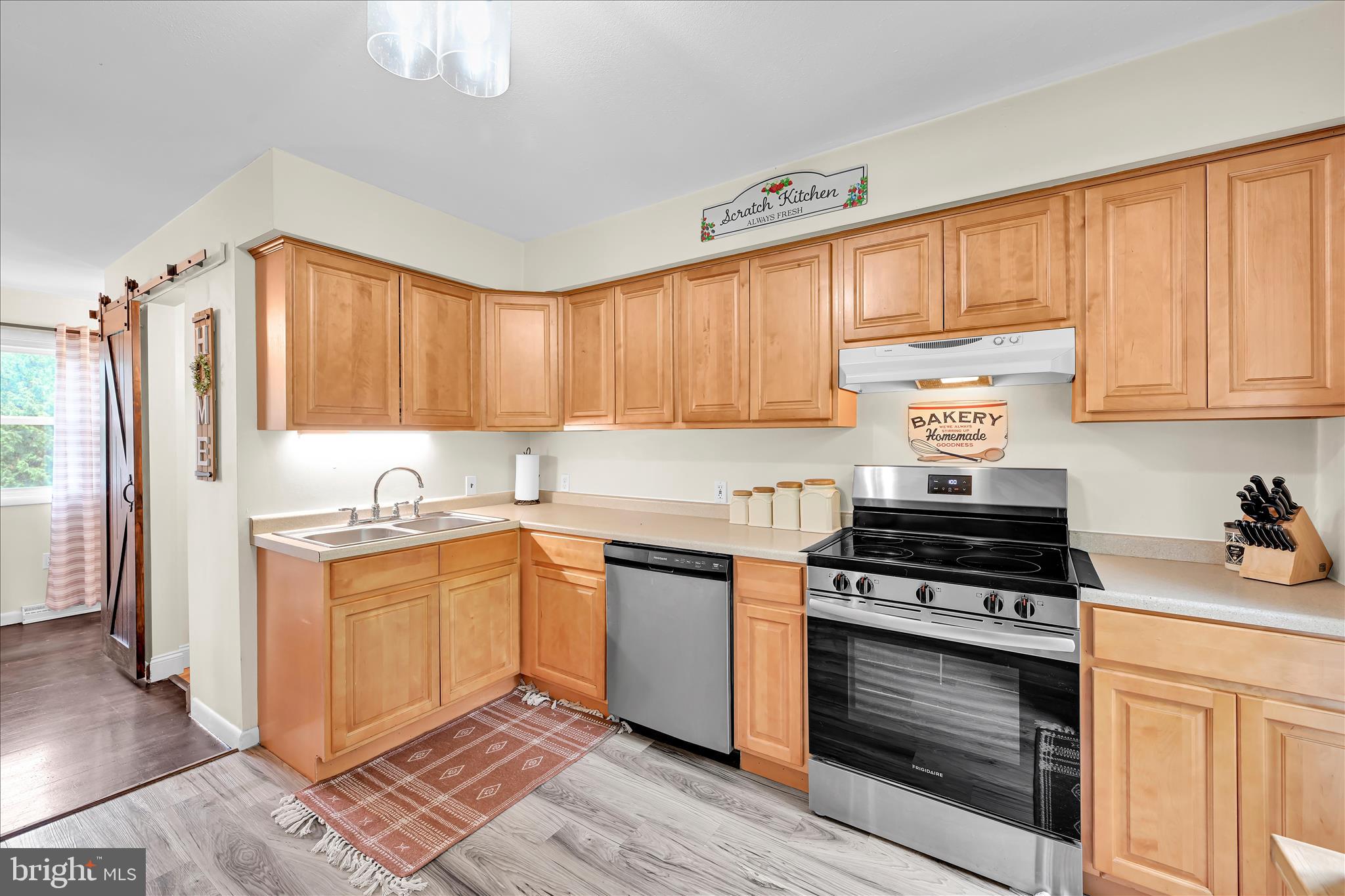 253 Piketown Road Harrisburg, PA 17112 - Photo 15 of 43 Kitchen