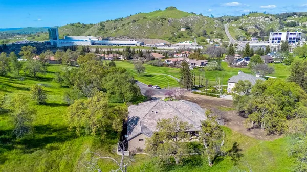 $1,149,000 | 21844 Fairway Oaks Lane, Friant, CA 93626