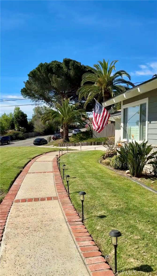 1864 Laurel Road Oceanside, CA 92054 - Photo 3 of 19 Front Yard
