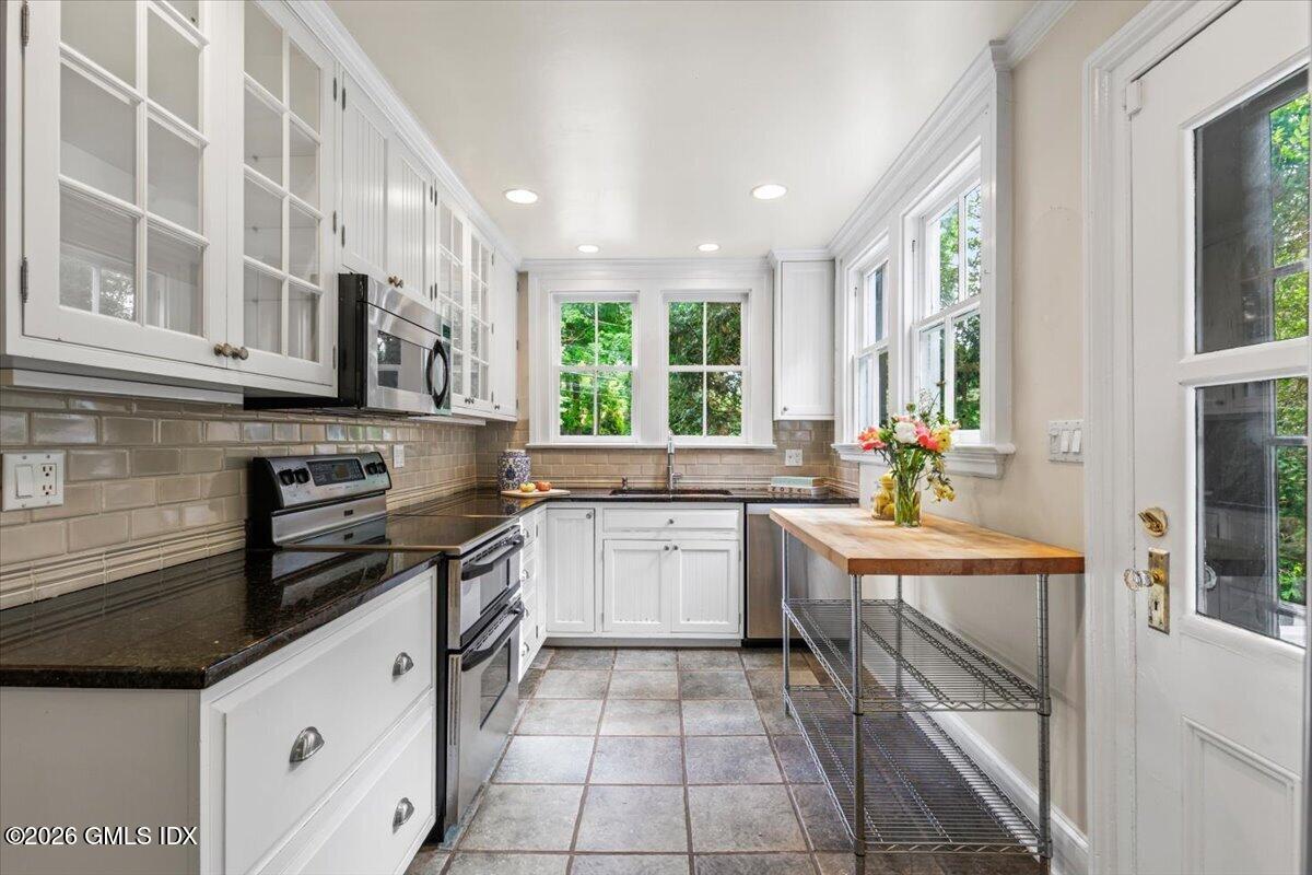 332 Riversville Road Greenwich, CT 06831 - Photo 12 of 20 18-555A9241a