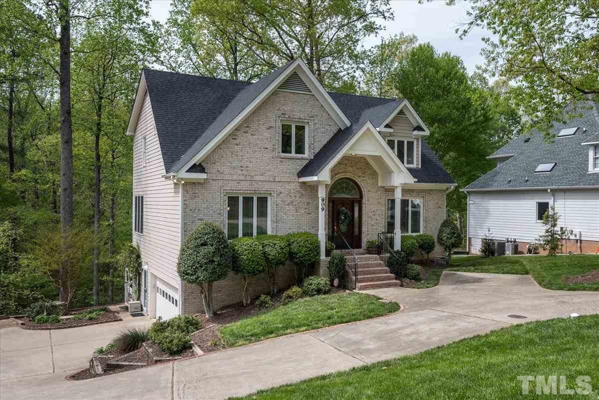 909 Bromley Way Raleigh, NC 27615 - Photo 2 of 28