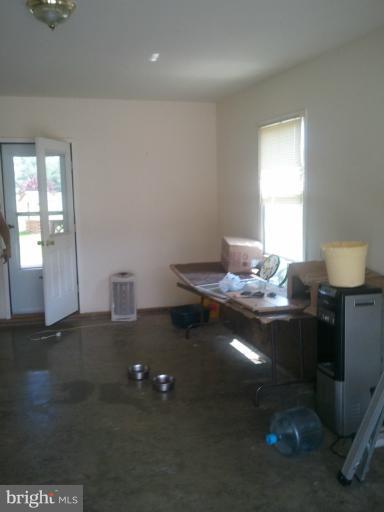 202 Traveller Road Falling Waters, WV 25419 - Photo 3 of 8 Interior (General)