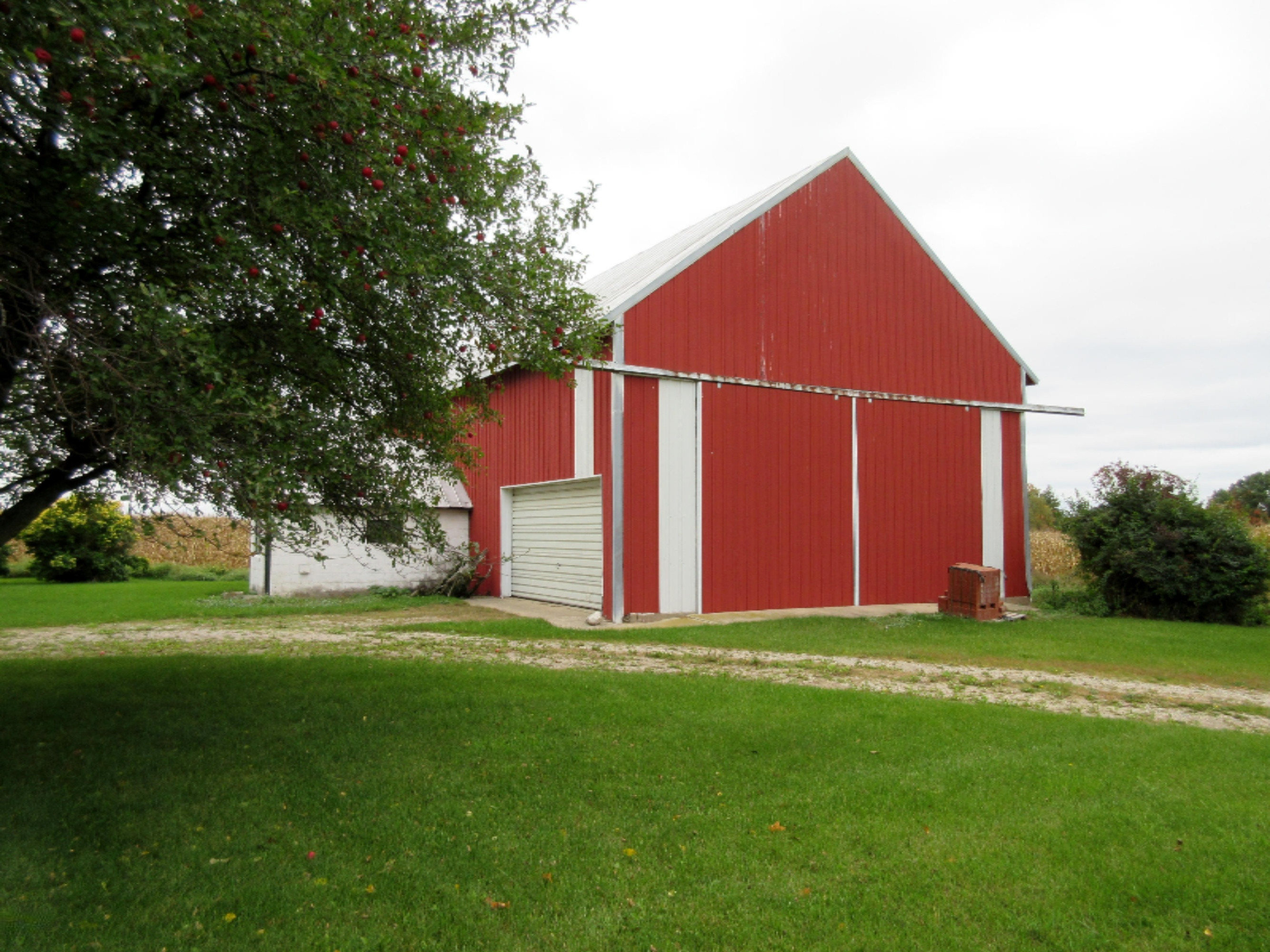2682 Fitzner Road Greenville, MI 48838 - Photo 3 of 34 IMG_0116