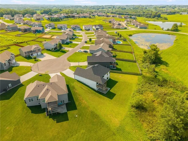 $394,900 | 19044 Pawnee Court, St. Joseph, MO 64505