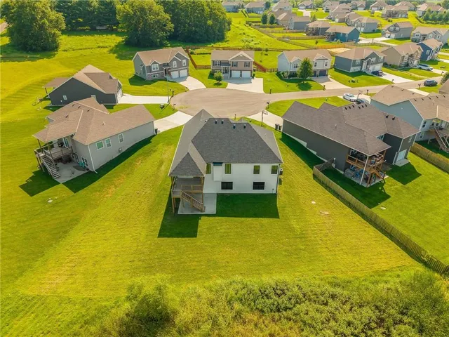 $394,900 | 19044 Pawnee Court, St. Joseph, MO 64505