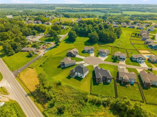 $394,900 | 19044 Pawnee Court, St. Joseph, MO 64505