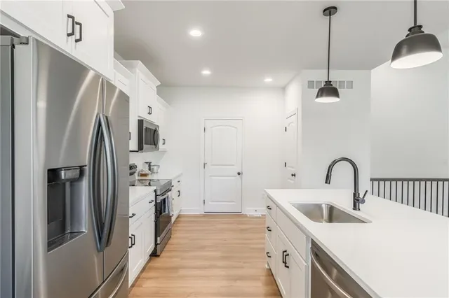 $394,900 | 19044 Pawnee Court, St. Joseph, MO 64505