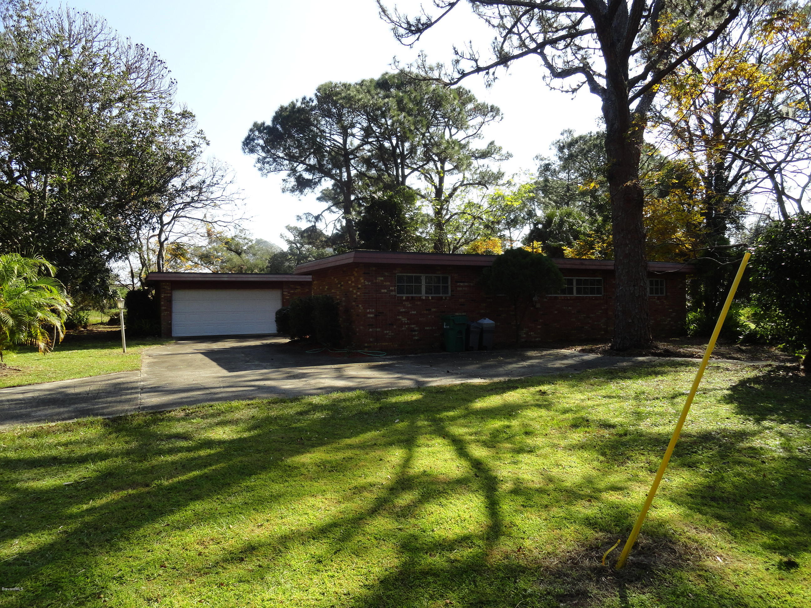 4037 Burkholm Road Mims, FL 32754 - Photo 4 of 23 Burkholm 028