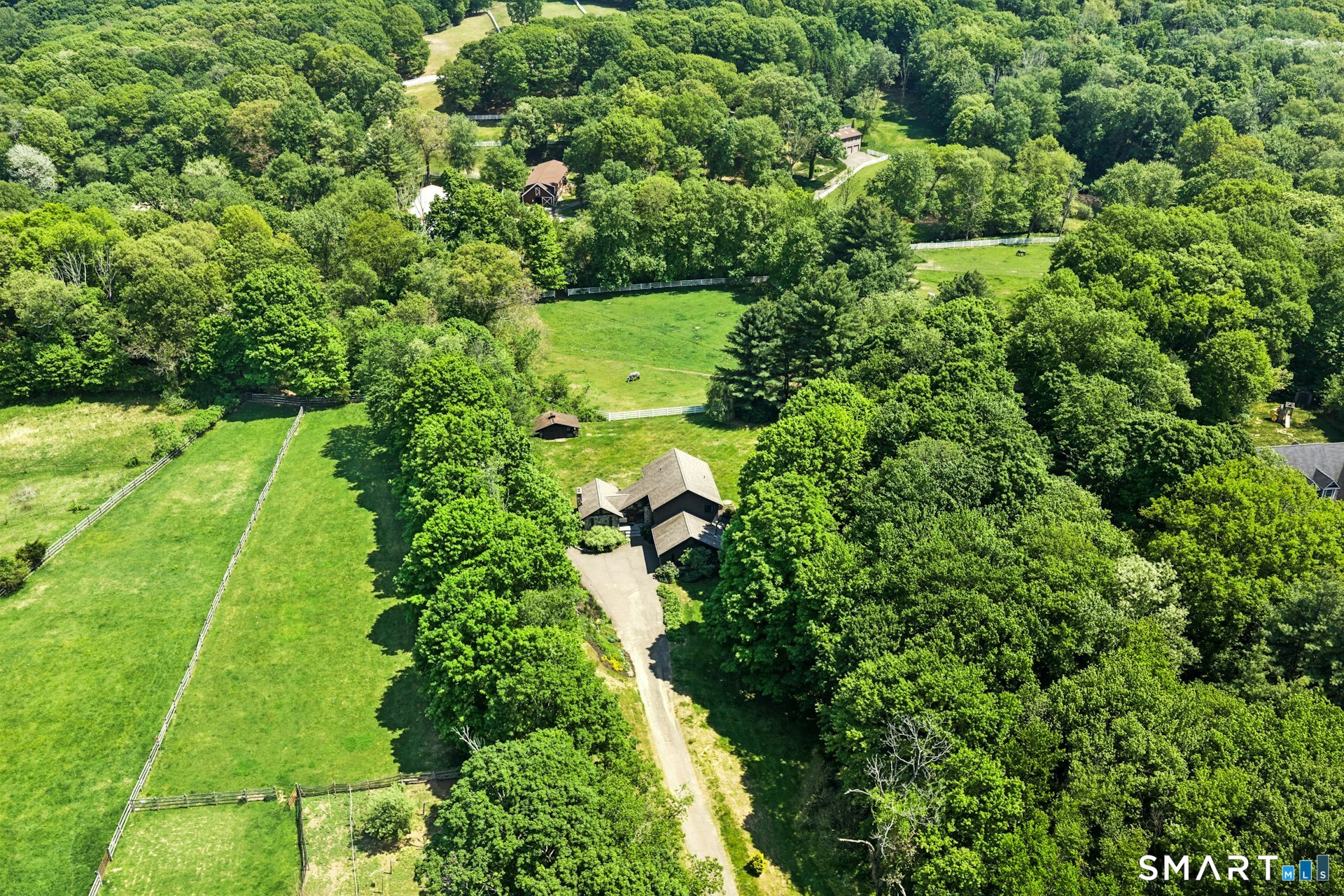 127 Huntingtown Road Newtown, CT 06470 - Photo 35 of 38 a view of a garden