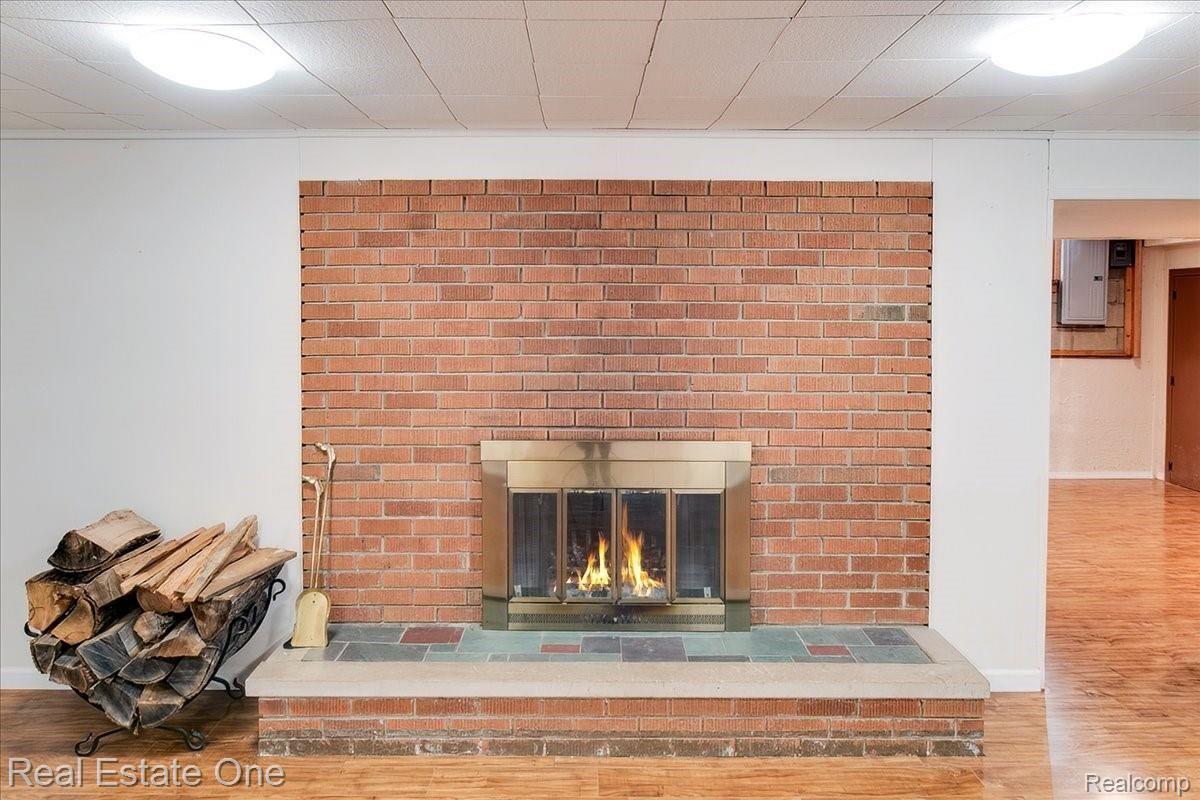 1730 Morley Avenue Rochester, MI 48307 - Photo 25 of 41 Natural wood burning fireplace
