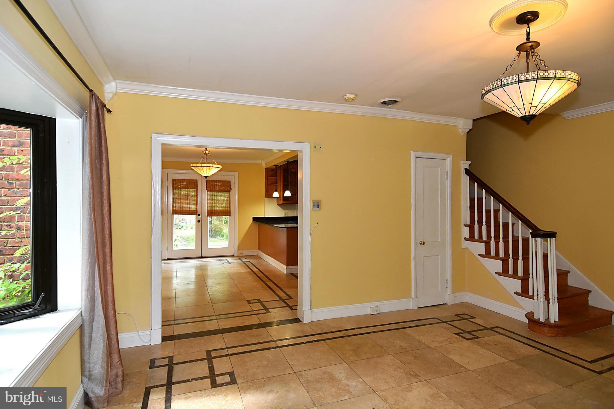 4412 Reservoir Road Northwest Washington, DC 20007 - Photo 3 of 30 Living Room