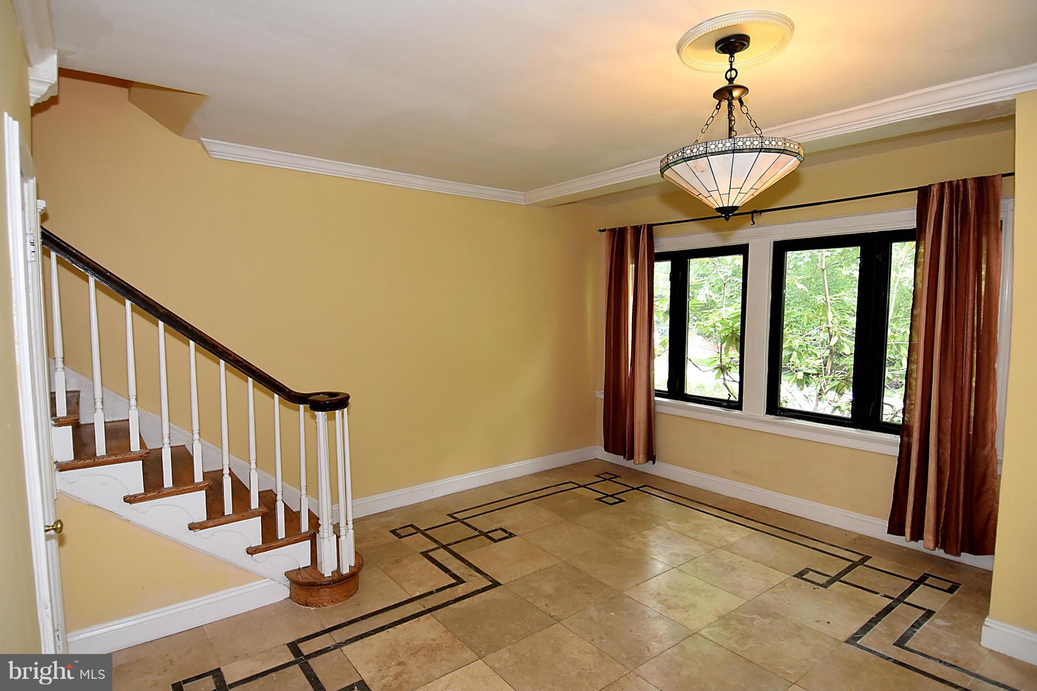 4412 Reservoir Road Northwest Washington, DC 20007 - Photo 5 of 30 Living Room