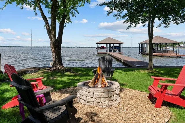 $625,000 | 104 Kingsway, Tool, TX 75143