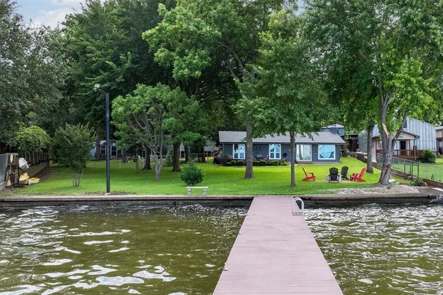 $625,000 | 104 Kingsway, Tool, TX 75143