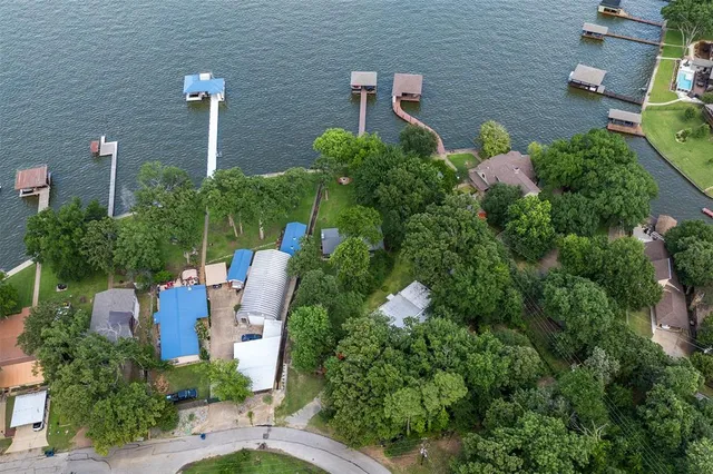 $625,000 | 104 Kingsway, Tool, TX 75143